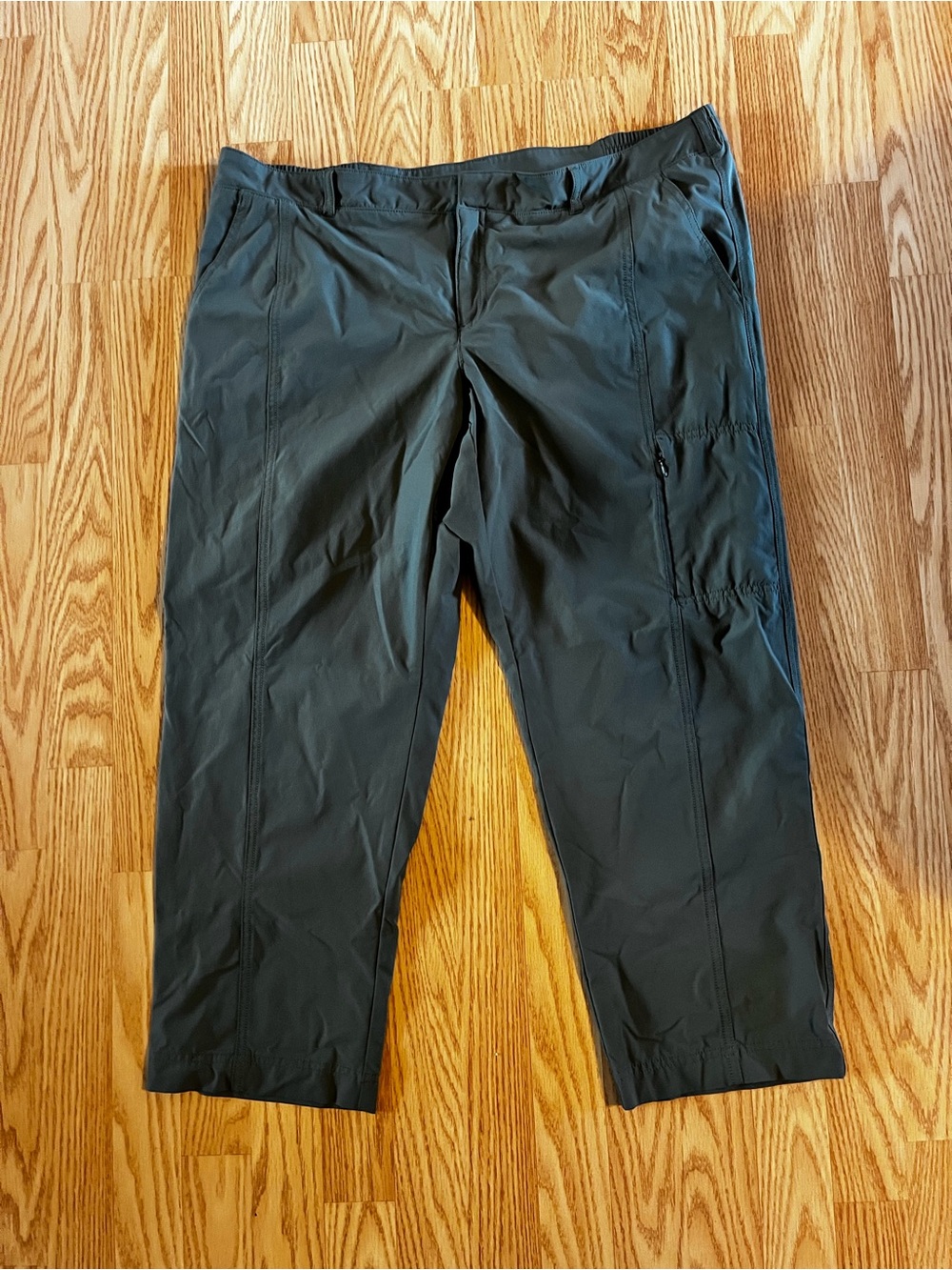 Kirkland Signature Travel Pants with Side Zip Pocket Green Sz 16
